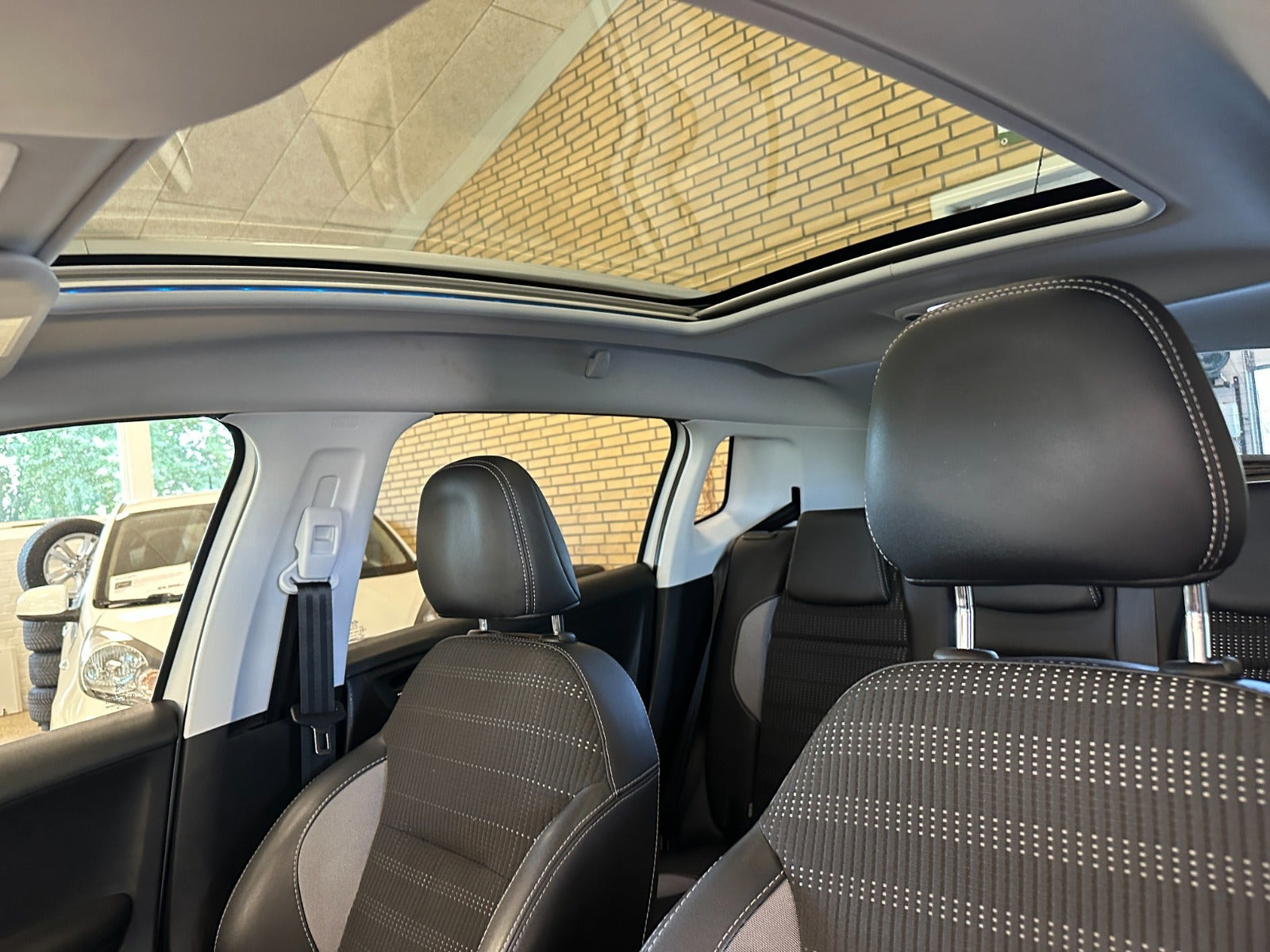 Hvid Peugeot 2008 fra 2017