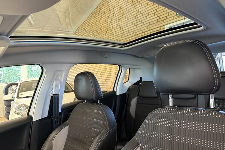 Hvid Peugeot 2008 fra 2017