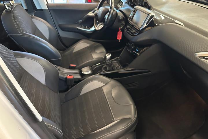 Hvid Peugeot 2008 fra 2017
