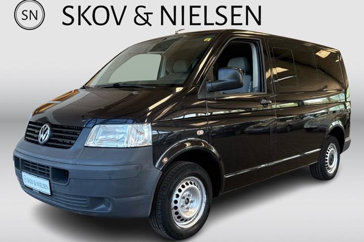 Blå VW Caravelle fra 2009