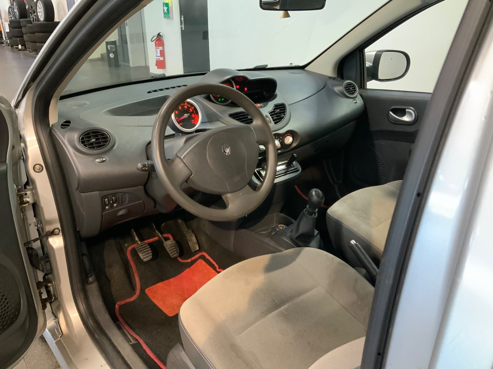 Sølv Renault Twingo fra 2010