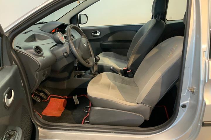 Sølv Renault Twingo fra 2010
