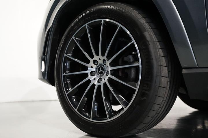Grå Mercedes GLE350 de fra 2022
