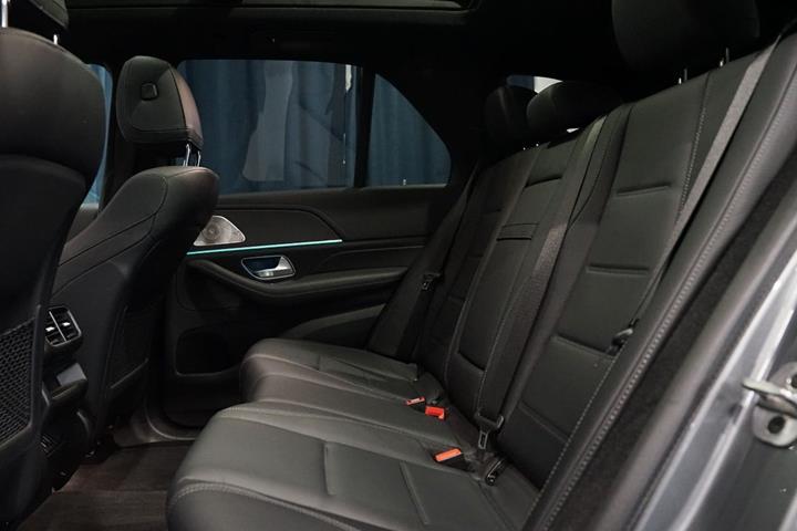 Grå Mercedes GLE350 de fra 2022