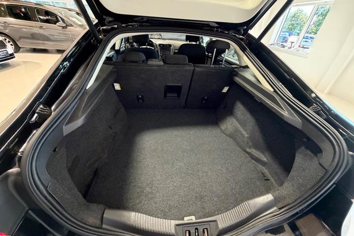 Sort Ford Mondeo fra 2018