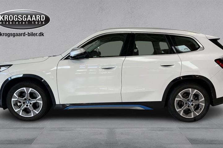 Hvid BMW iX1 fra 2023