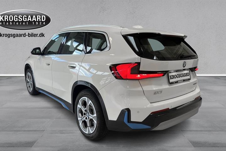 Hvid BMW iX1 fra 2023