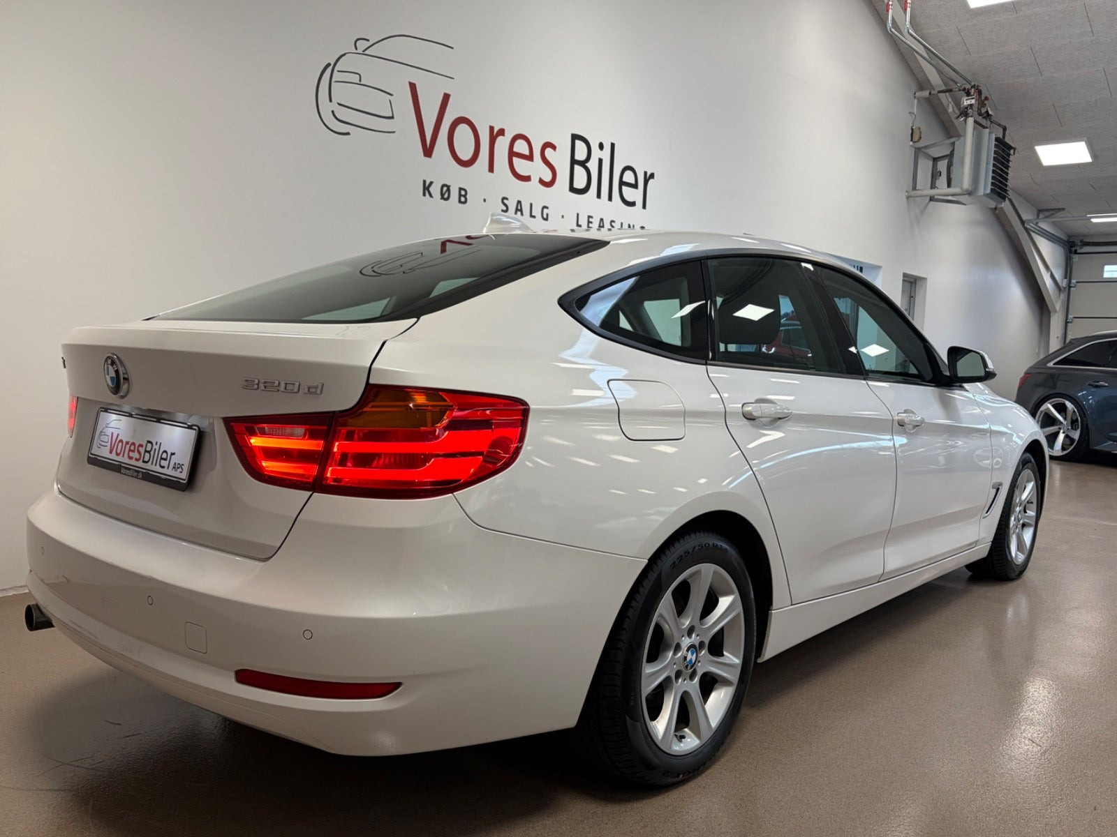 Hvid BMW 320d fra 2014