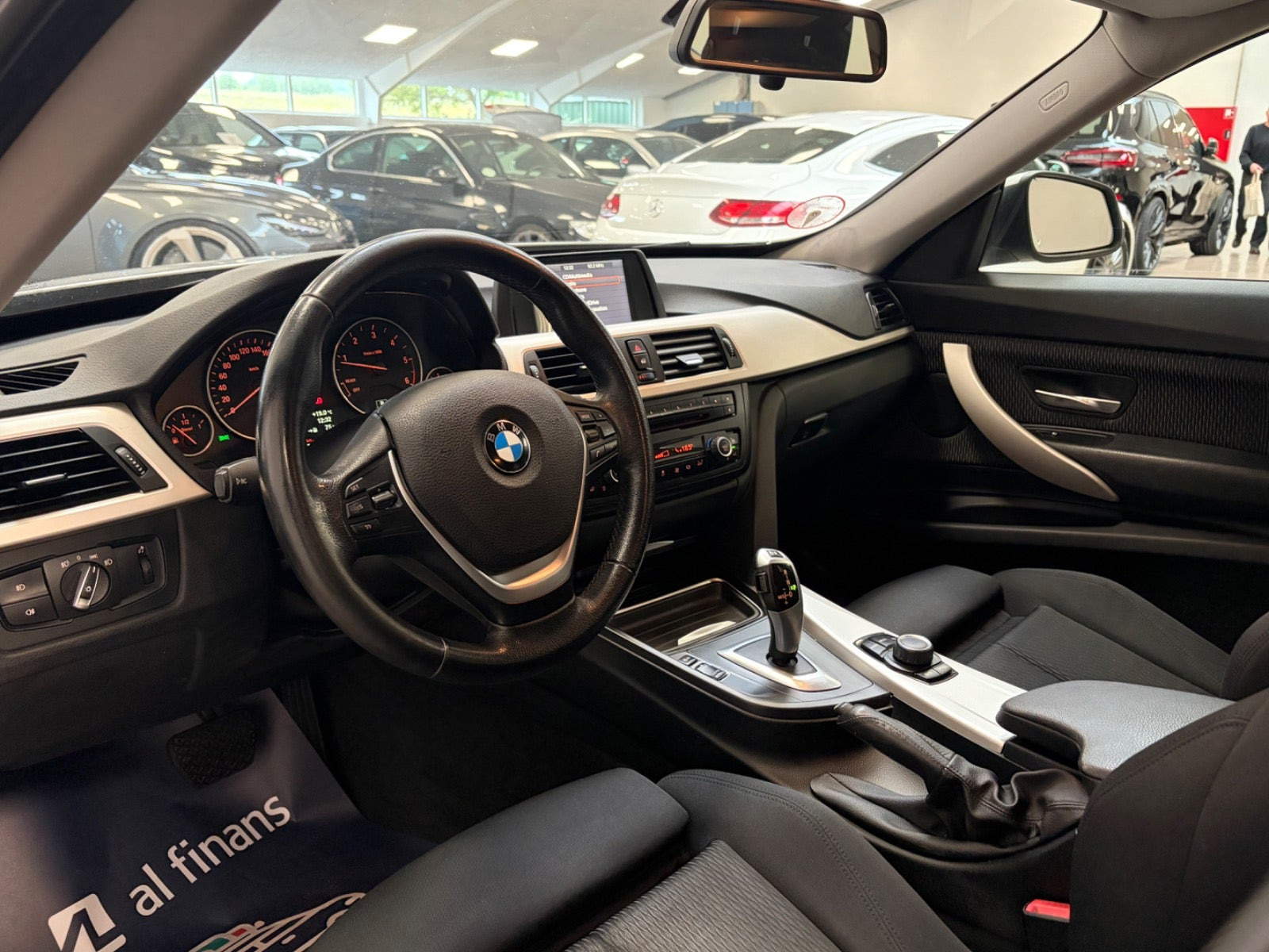 Hvid BMW 320d fra 2014