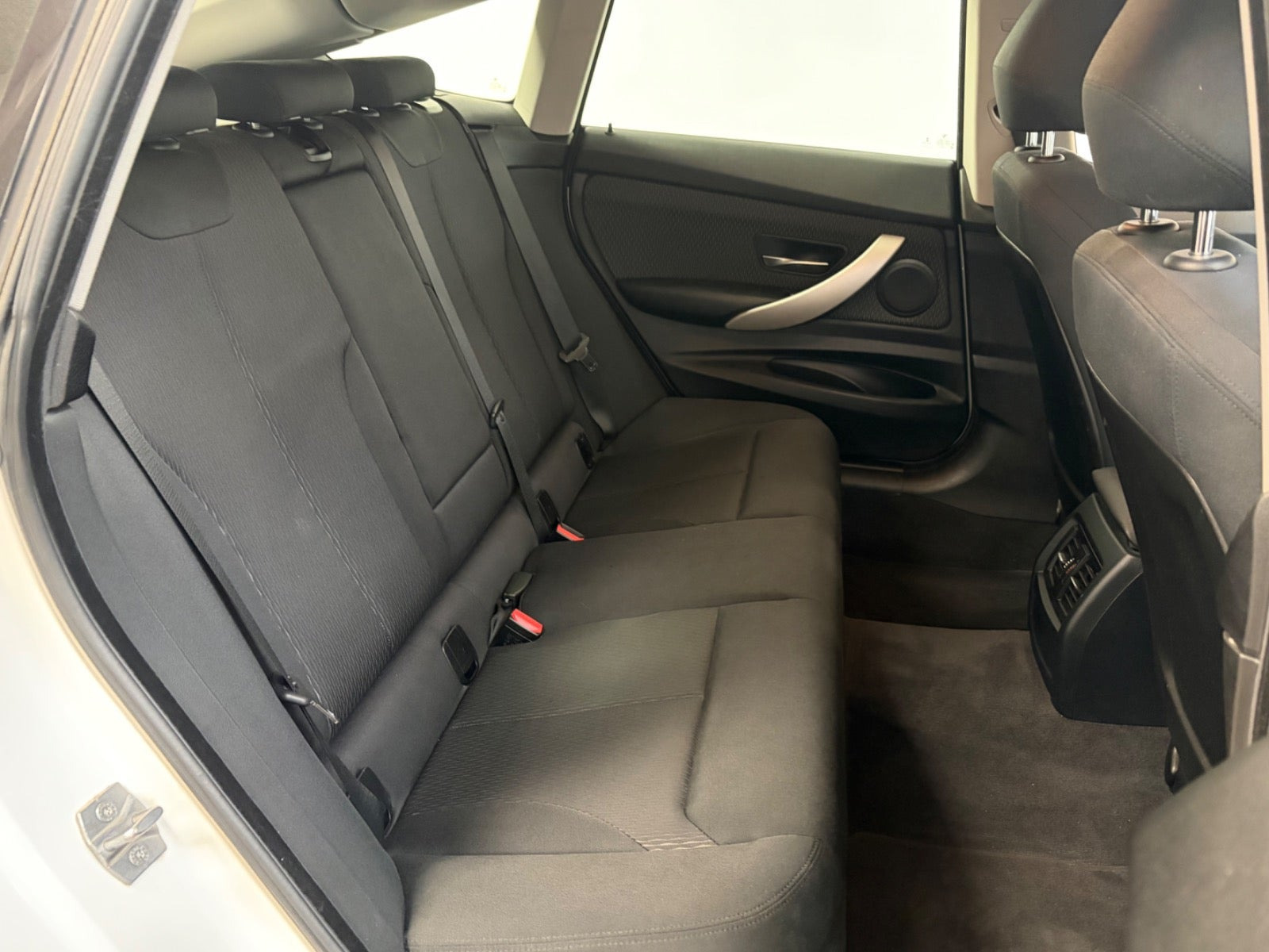 Hvid BMW 320d fra 2014