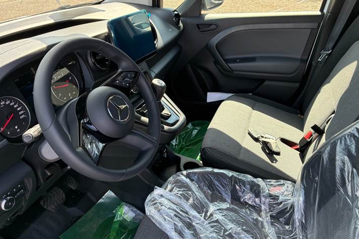 Hvid Mercedes Citan 112 fra 2026