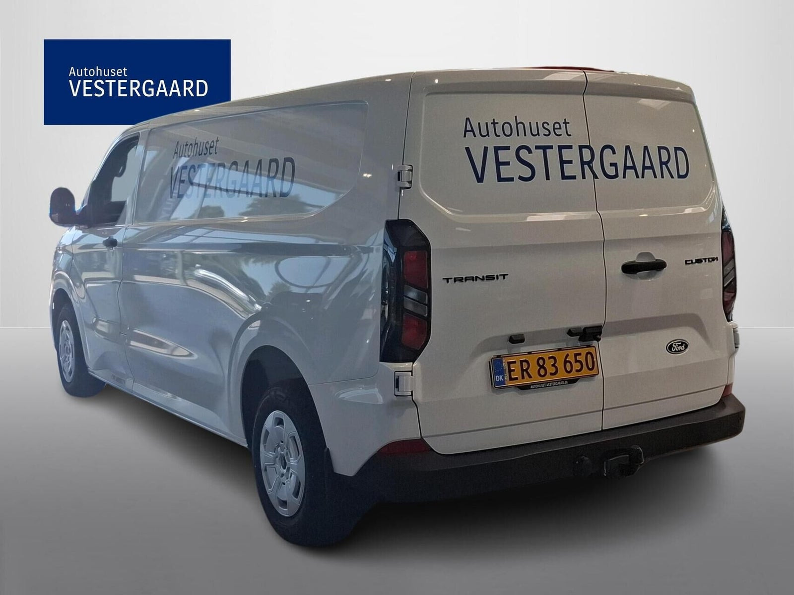 Hvid Ford Transit Custom 320 L2 fra 2025