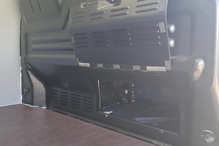 Hvid Ford Transit Custom 320 L2 fra 2025