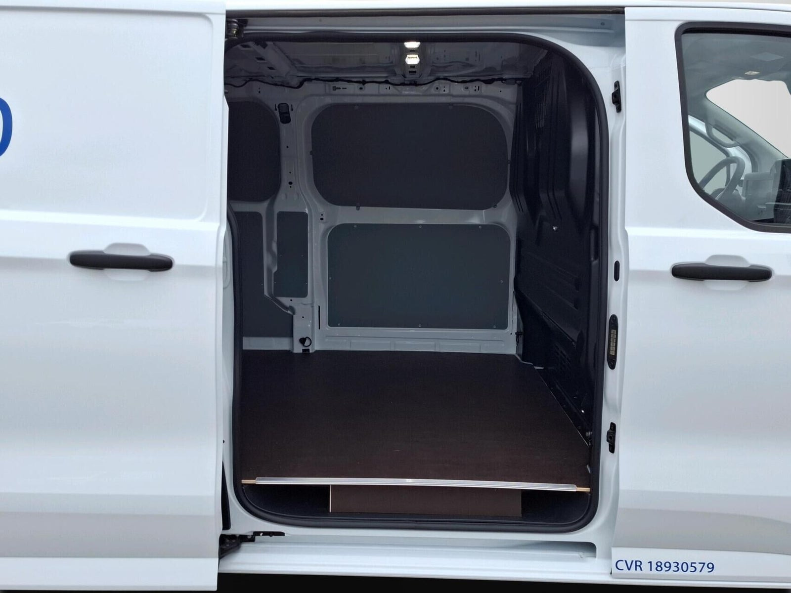 Hvid Ford Transit Custom 320 L2 fra 2026