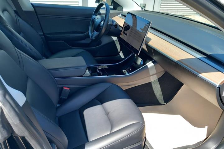 undefined Tesla Model 3 fra 2019
