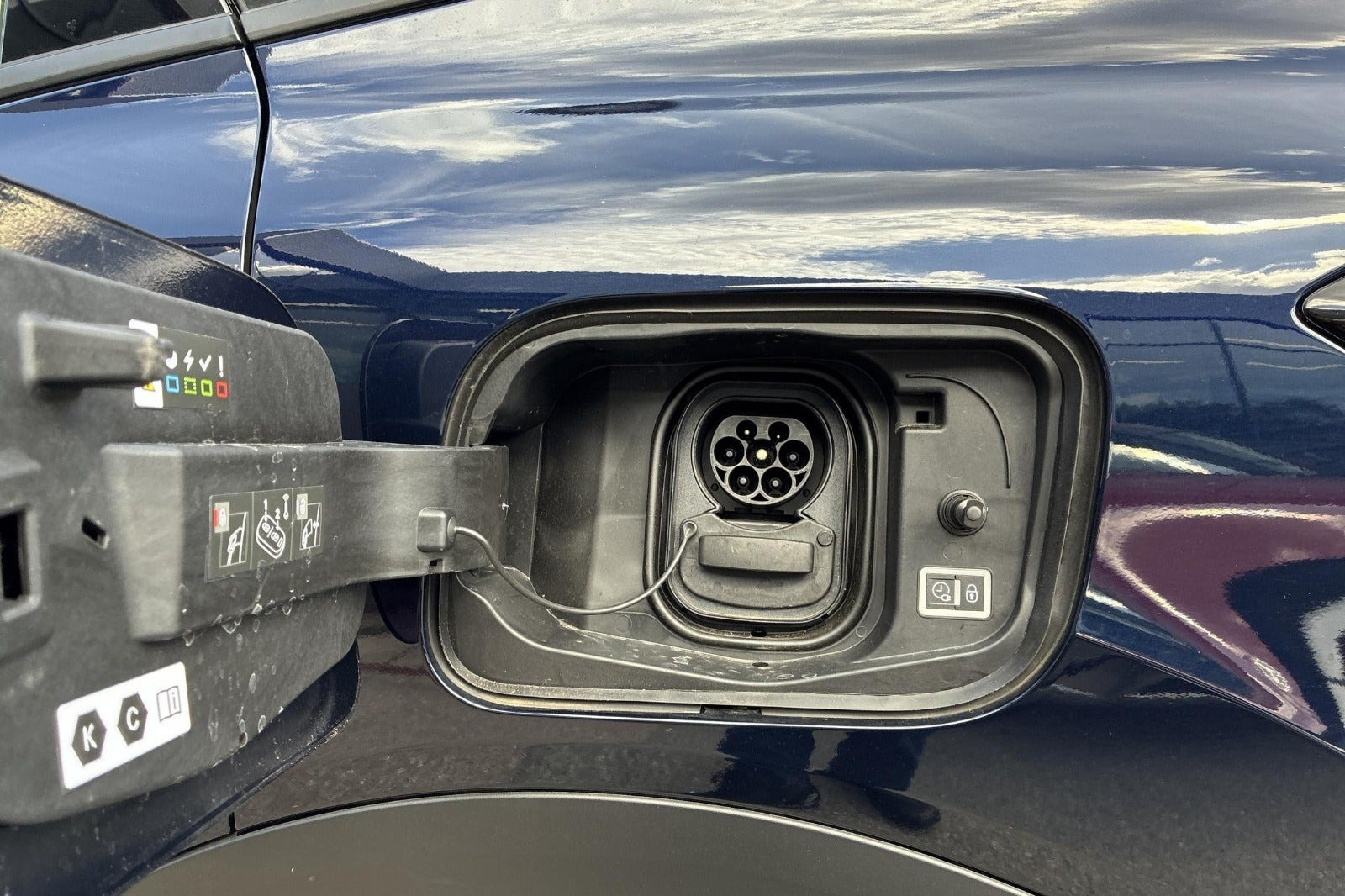 Blå Citroën ë-C4 X fra 2025