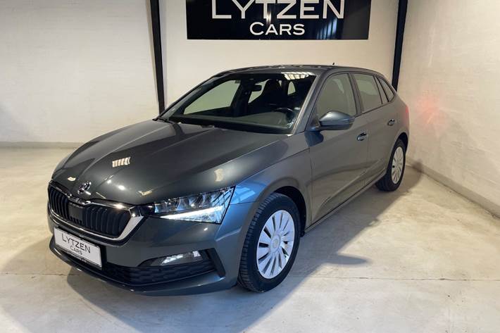 Grå Skoda Scala fra 2020