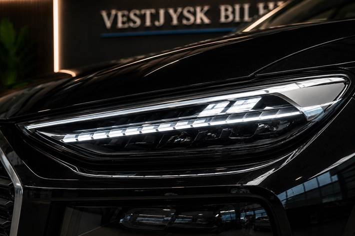 Sort Audi Q6 e-tron fra 2025