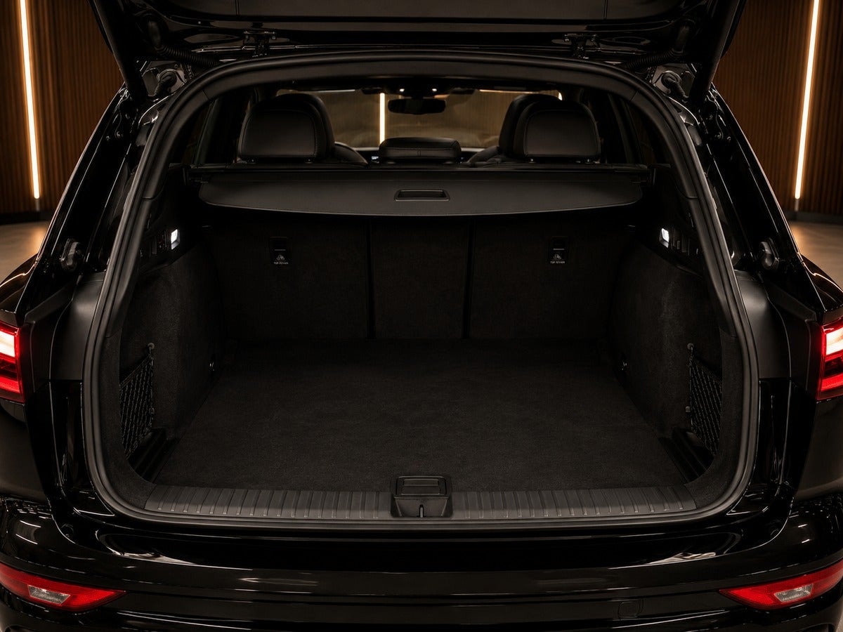 Sort Audi Q6 e-tron fra 2025