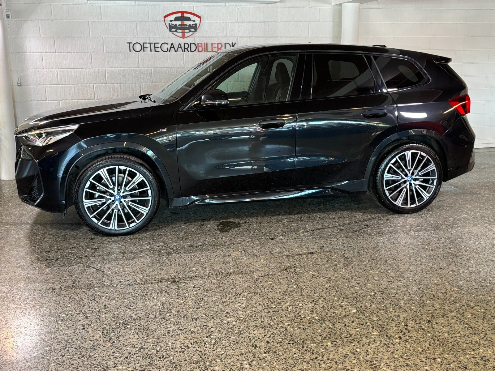 Sort BMW iX1 fra 2023