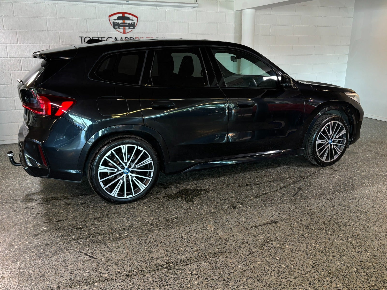 Sort BMW iX1 fra 2023