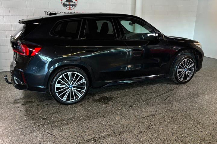 Sort BMW iX1 fra 2023