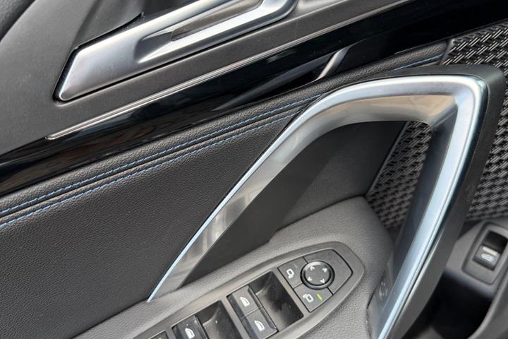 Sort BMW iX1 fra 2023