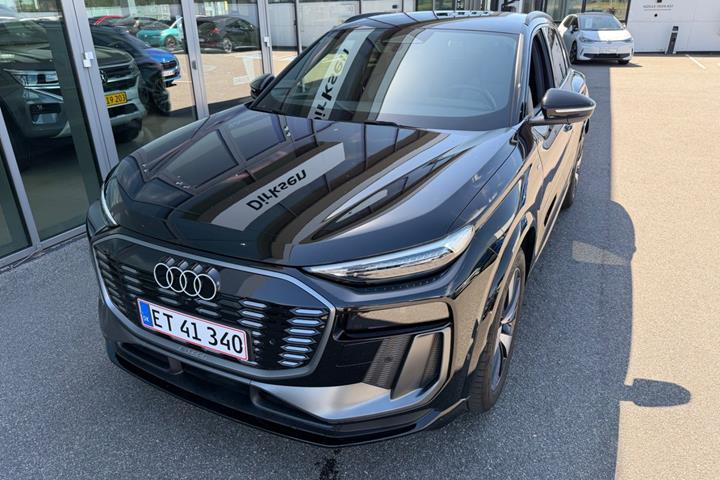 Grå Audi Q6 e-tron fra 2024