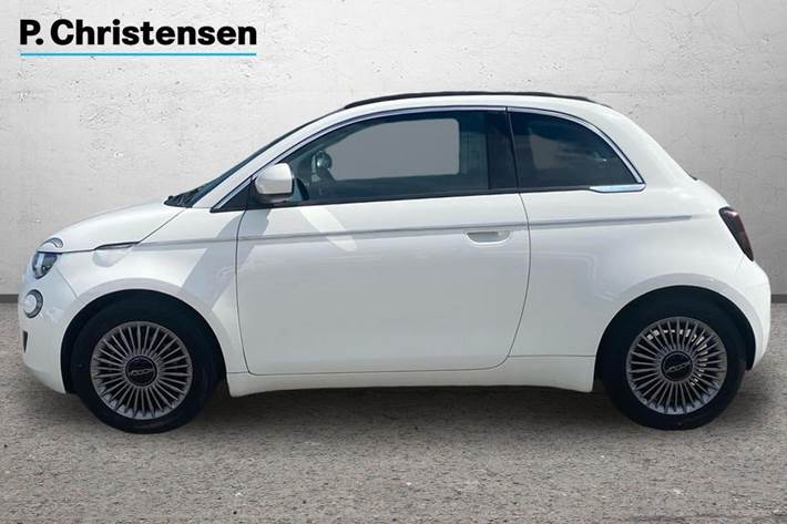 Hvid Fiat 500e fra 2023