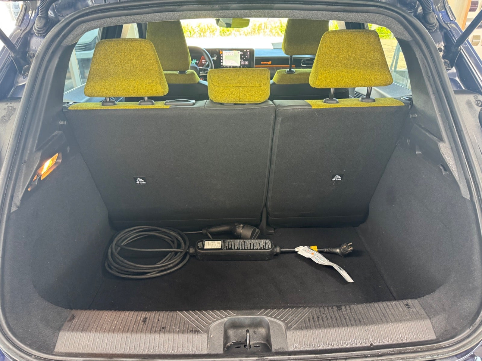 Blå Renault 5 E-Tech fra 2025