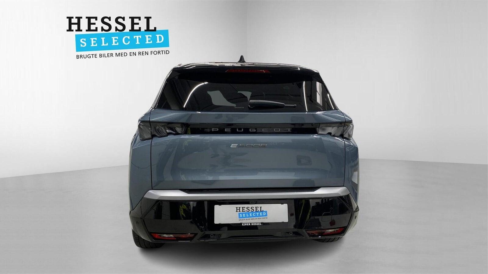 Blå Peugeot e-5008 fra 2025