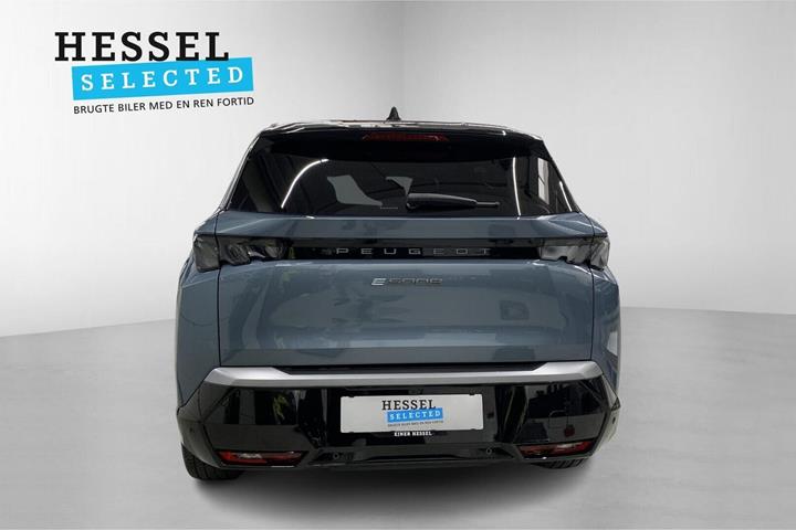 Blå Peugeot e-5008 fra 2025