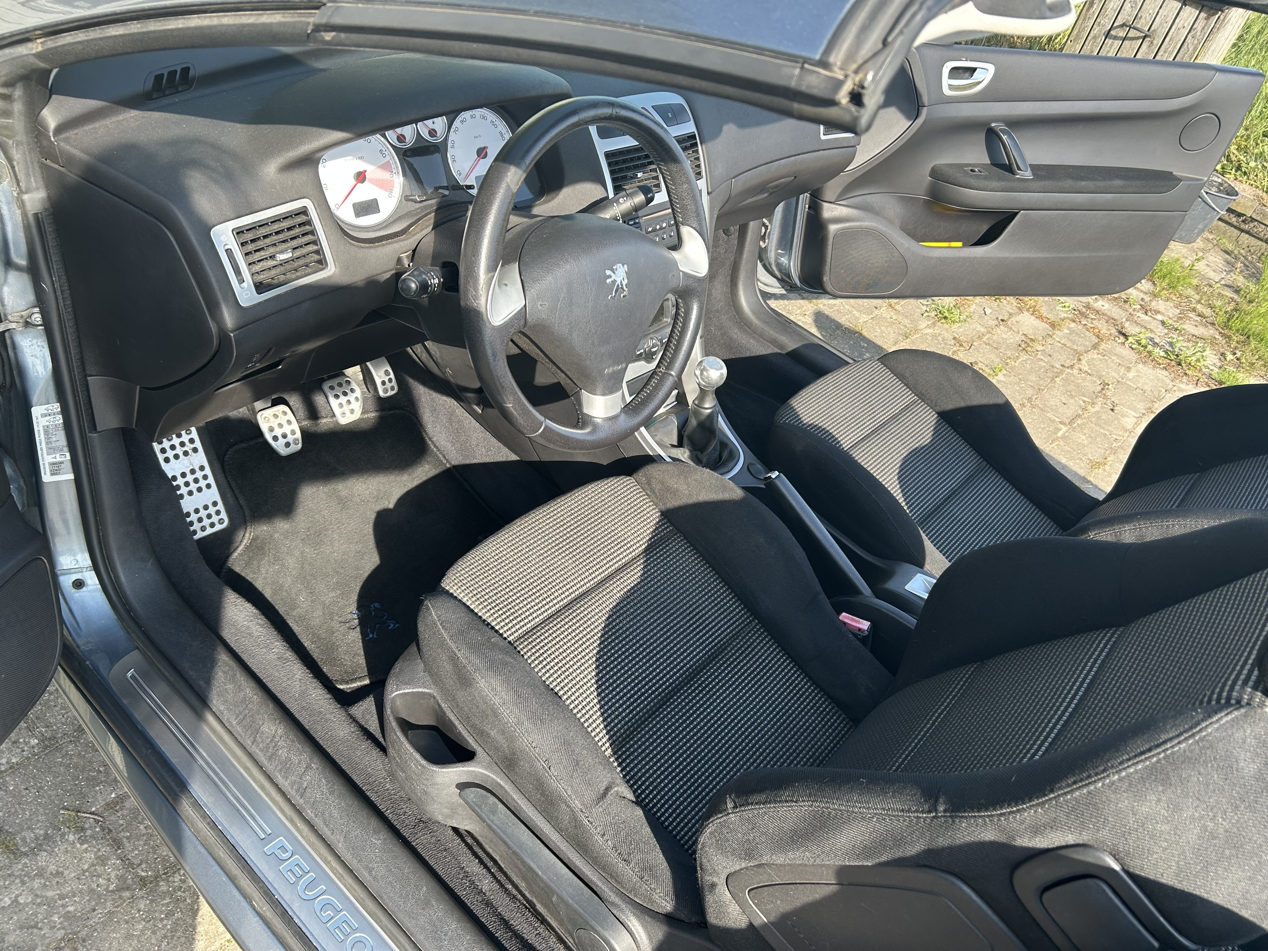 Blå Peugeot 307 fra 2004