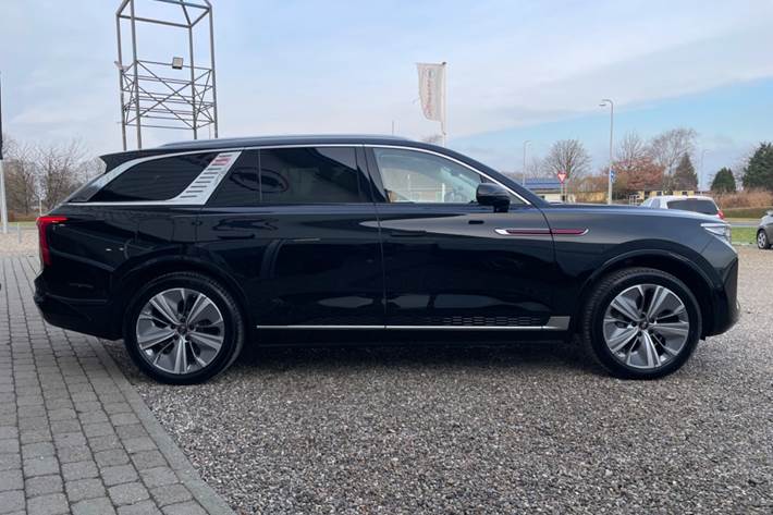 Sort Hongqi E-HS9 fra 2024