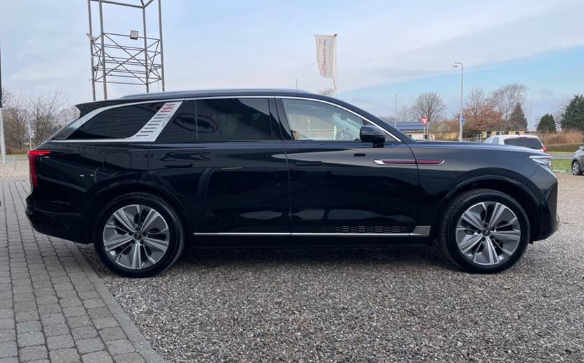 Hongqi E-HS9 99 Premium 5D