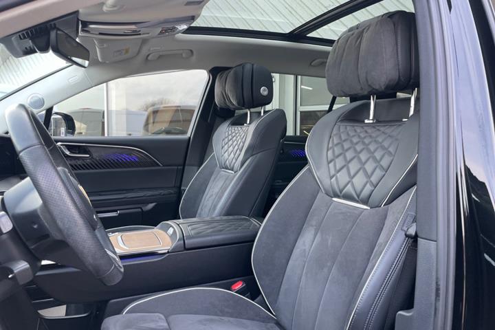 Sort Hongqi E-HS9 fra 2024