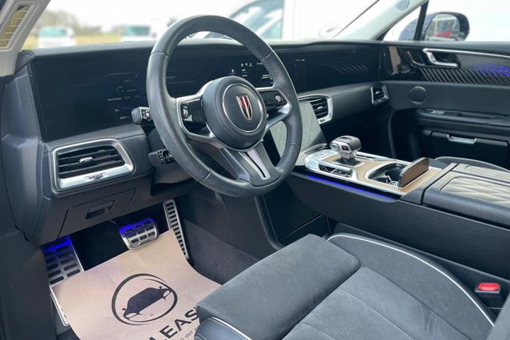 Sort Hongqi E-HS9 fra 2024