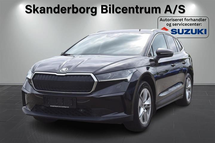 Sort Skoda Enyaq fra 2023 set udefra
