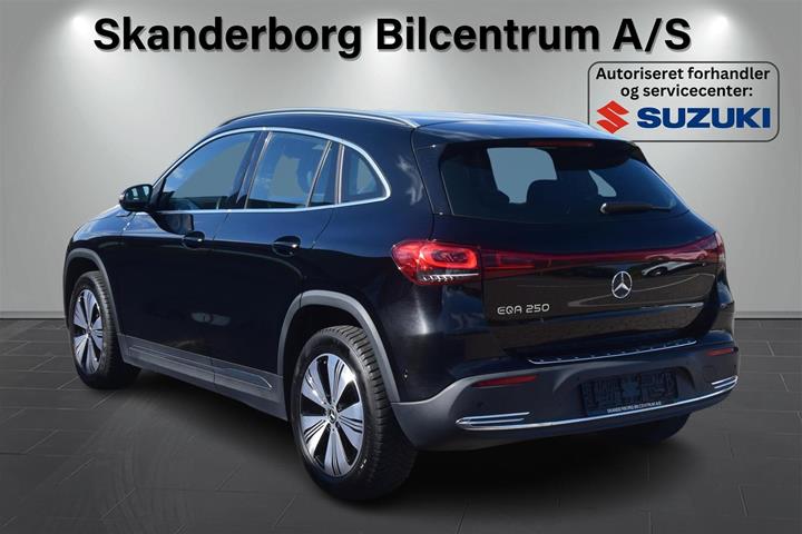 Sort Mercedes EQA 250 fra 2022