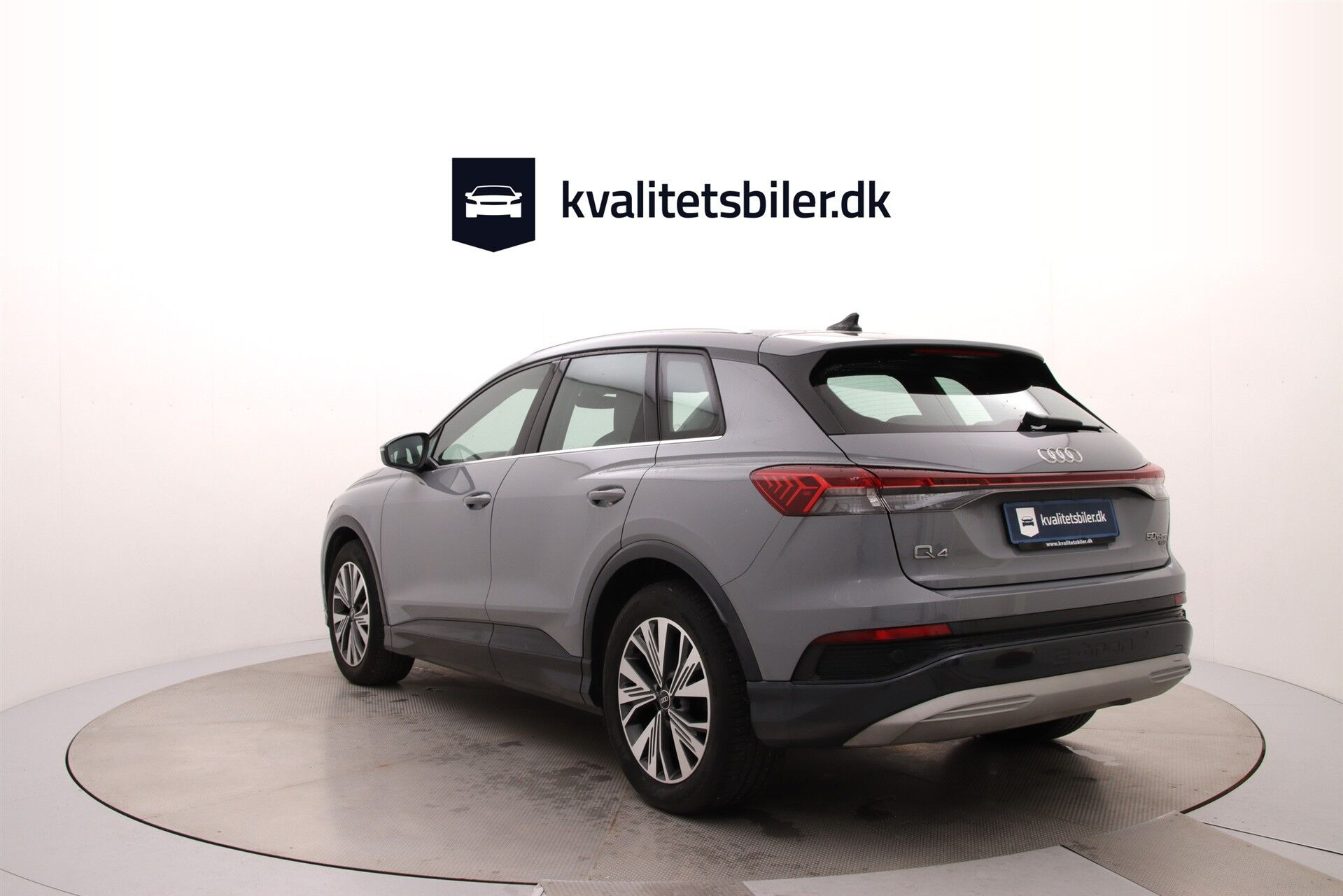 Grå Audi Q4 fra 2022