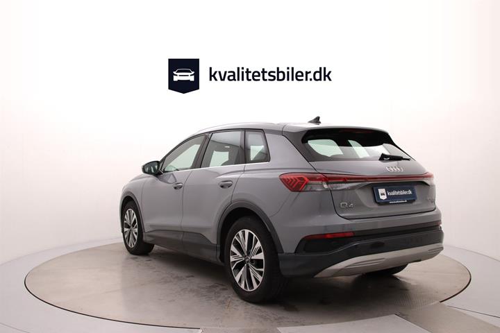 Grå Audi Q4 fra 2022