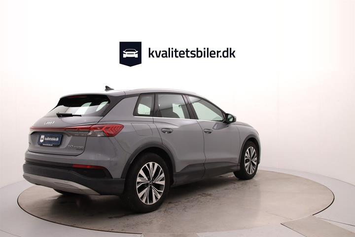 Grå Audi Q4 fra 2022
