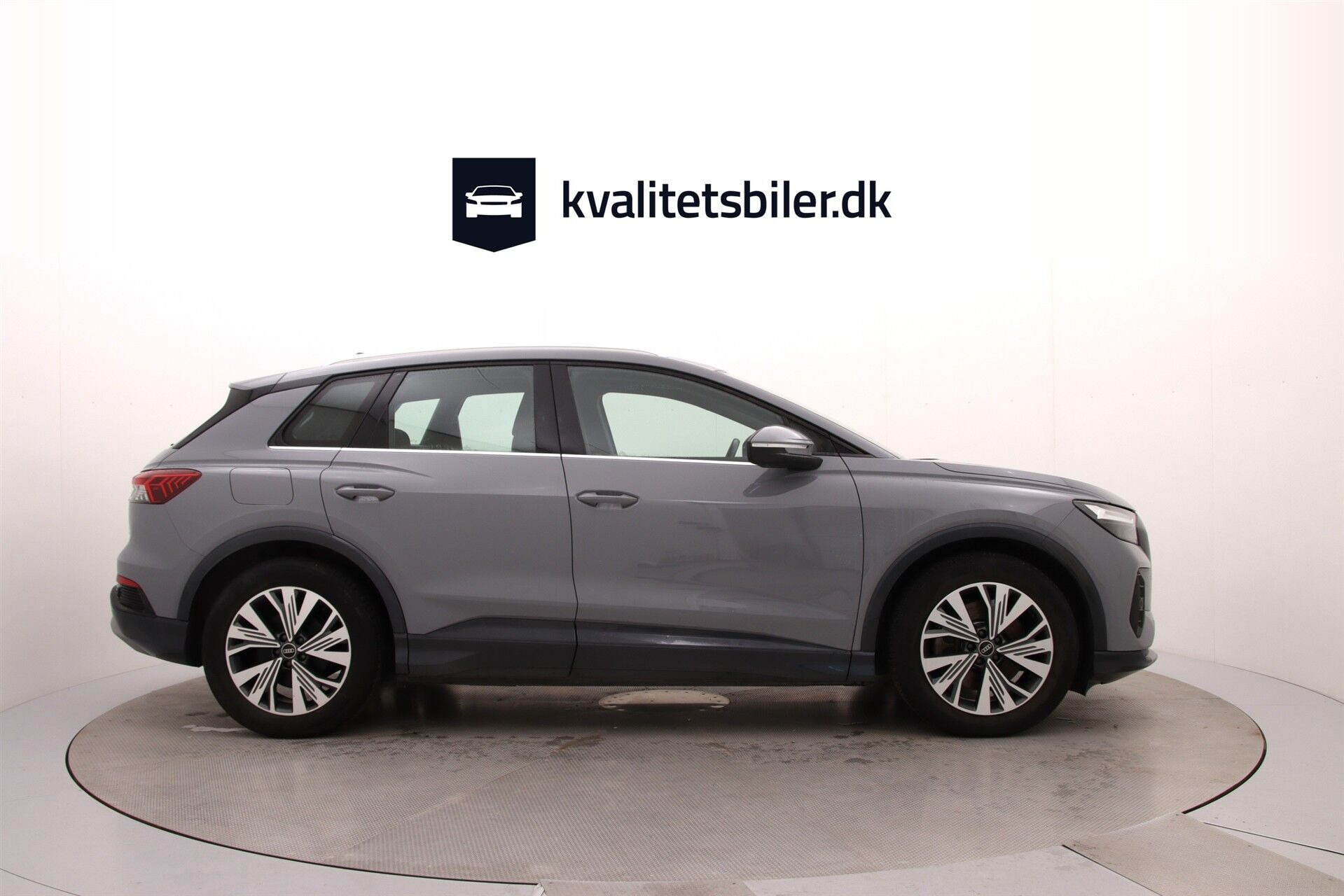 Grå Audi Q4 fra 2022