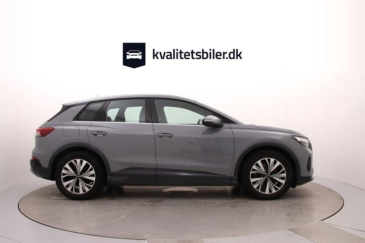 Grå Audi Q4 fra 2022