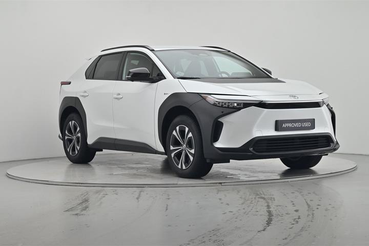 Hvid Toyota BZ4X fra 2025