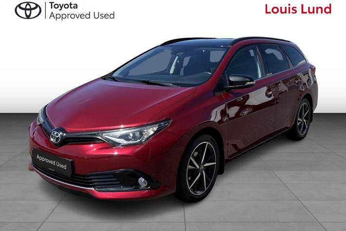 Rød Toyota Auris fra 2018