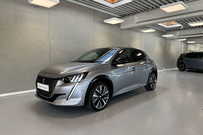 Sølv Peugeot e-208 fra 2022