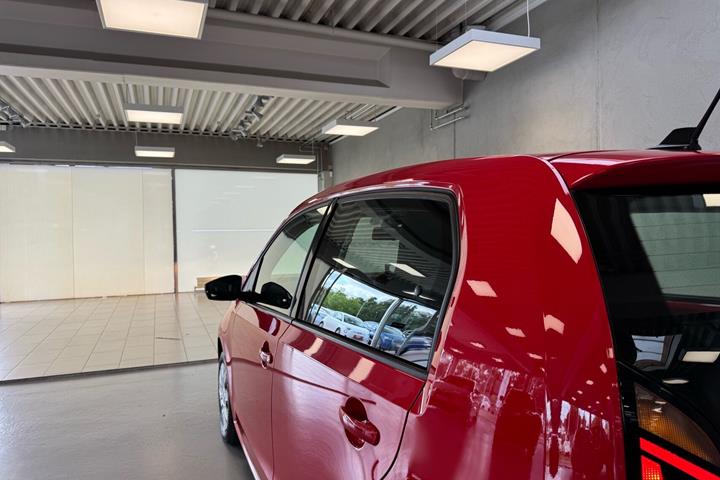 Rød VW e-up fra 2021