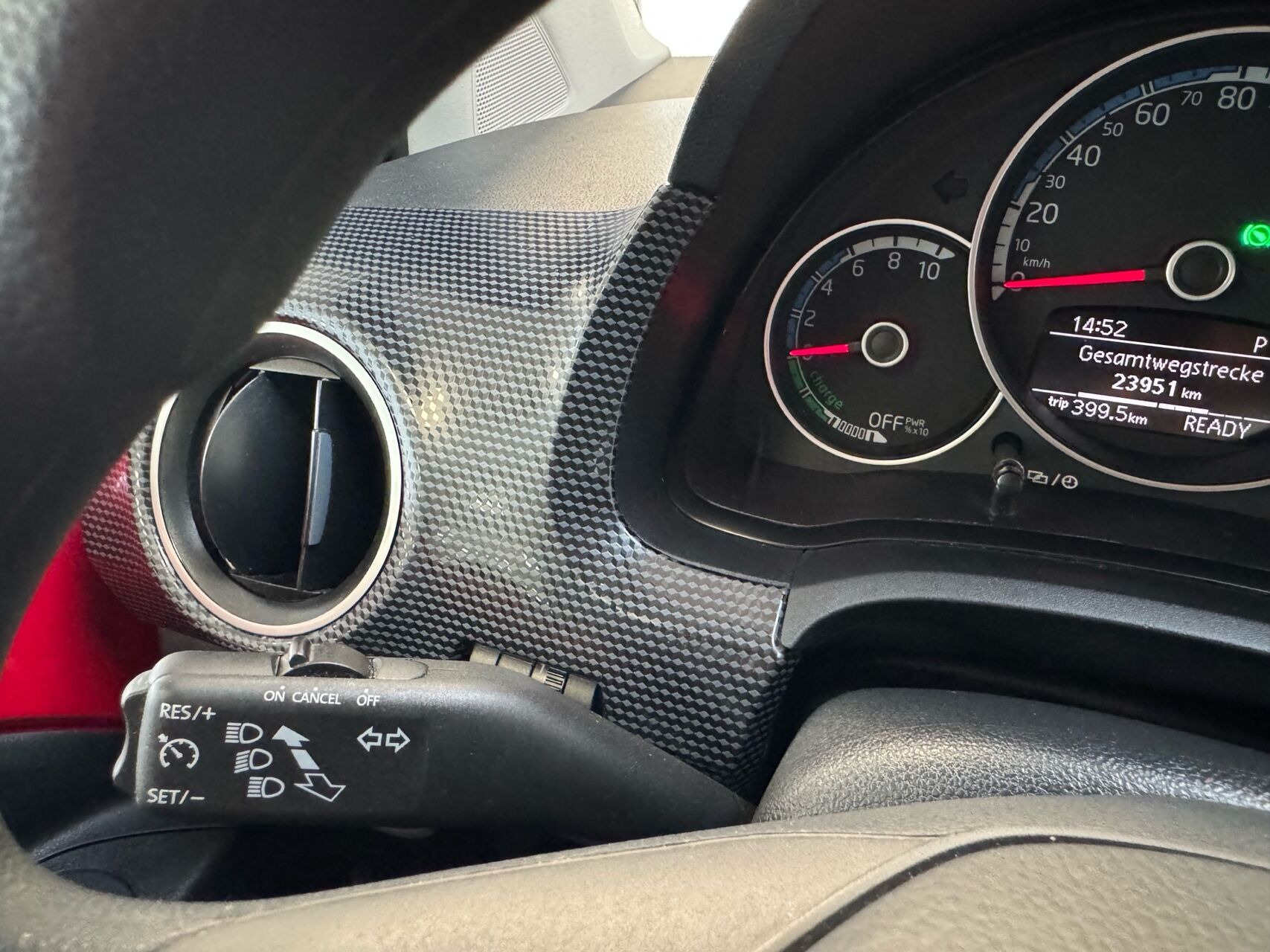 Rød VW e-up fra 2021