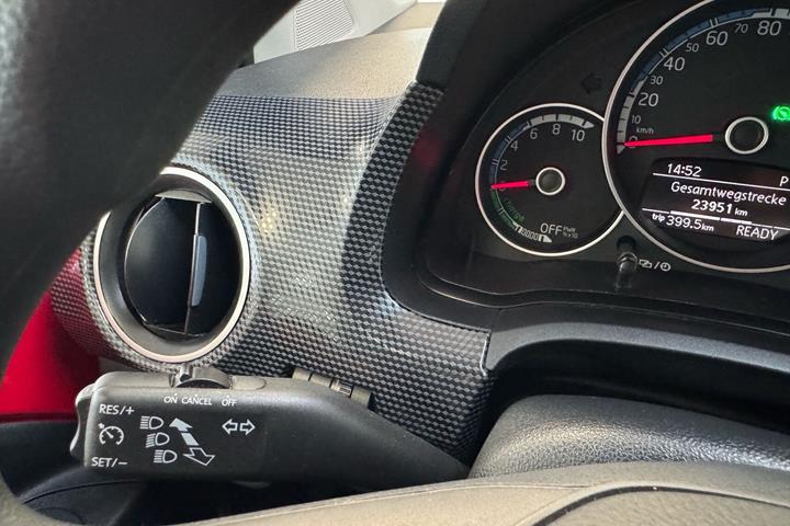 Rød VW e-up fra 2021